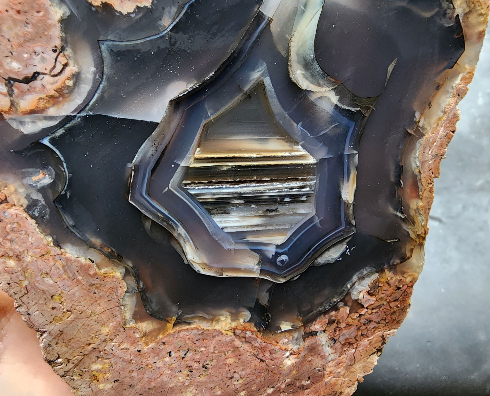 Waterline Thunderegg - We❤️Rocks