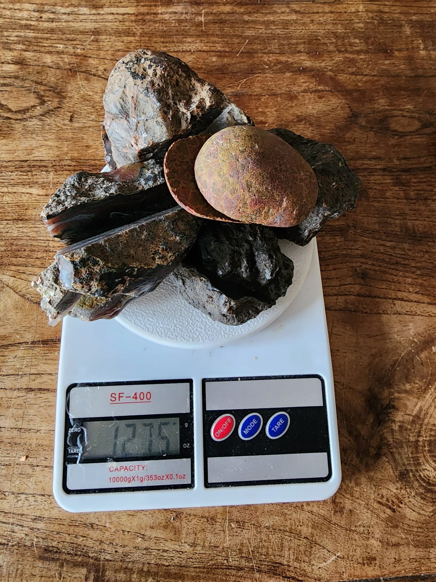 2.8 lbs Agate Stones